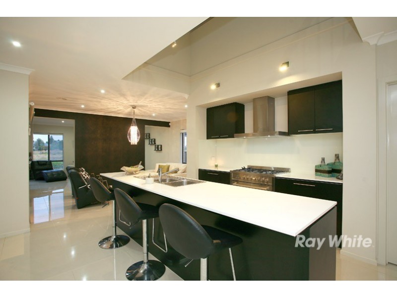 24 Quarterdeck Road, Sandhurst VIC 3977