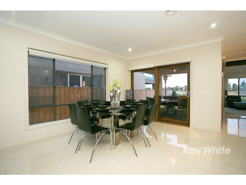 24 Quarterdeck Road, Sandhurst VIC 3977