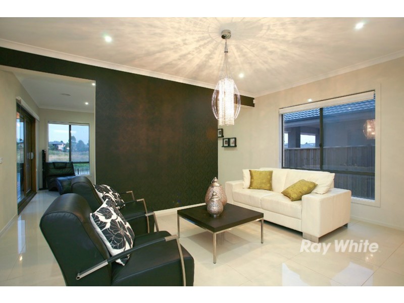 24 Quarterdeck Road, Sandhurst VIC 3977