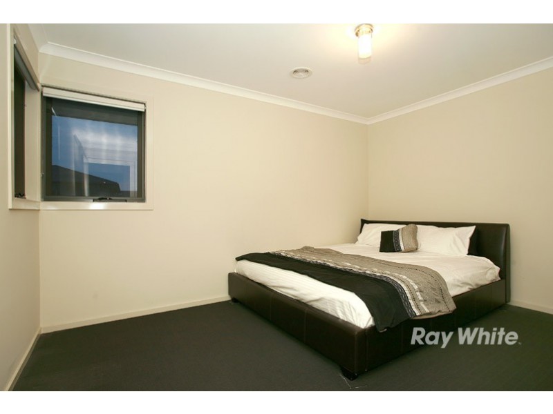 24 Quarterdeck Road, Sandhurst VIC 3977