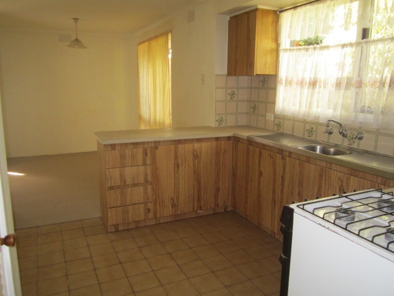 1 Rosalie Avenue, Cranbourne VIC 3977