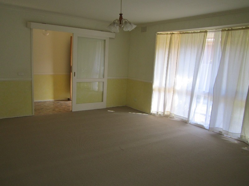 1 Rosalie Avenue, Cranbourne VIC 3977