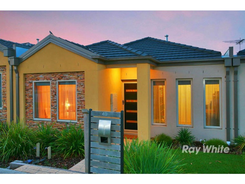 40 Mannavue Boulavard, Cranbourne North VIC 3977