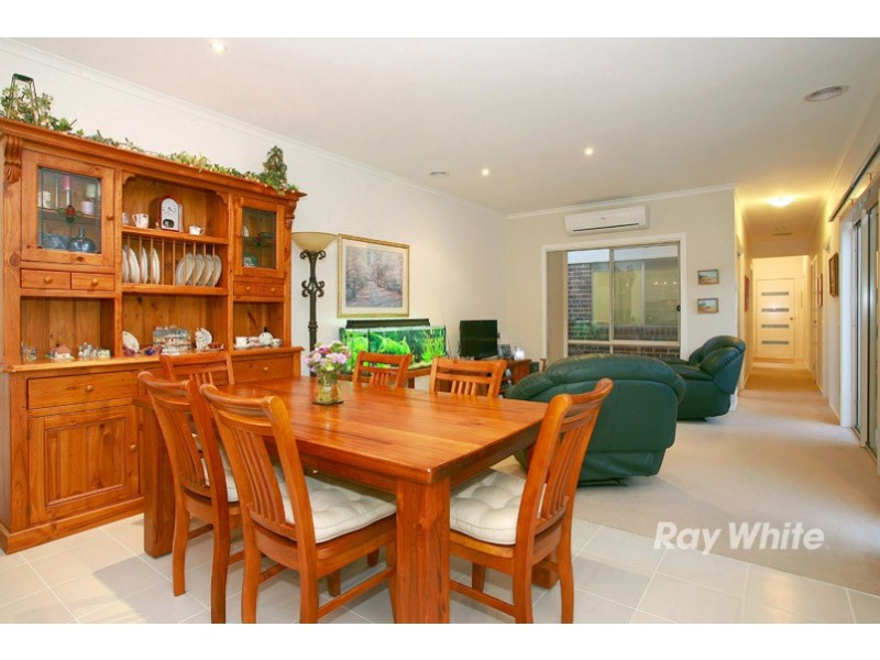 40 Mannavue Boulavard, Cranbourne North VIC 3977