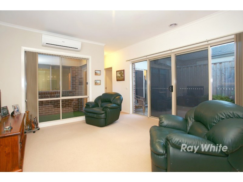 40 Mannavue Boulavard, Cranbourne North VIC 3977