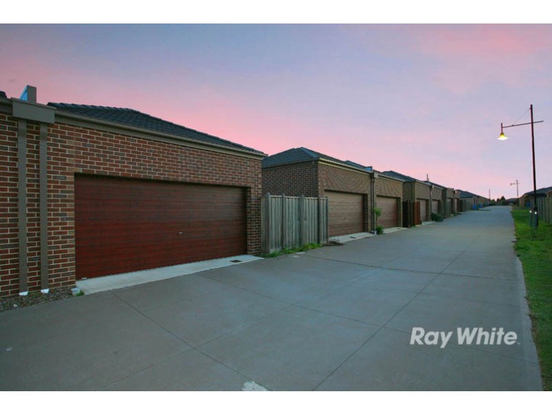 40 Mannavue Boulavard, Cranbourne North VIC 3977