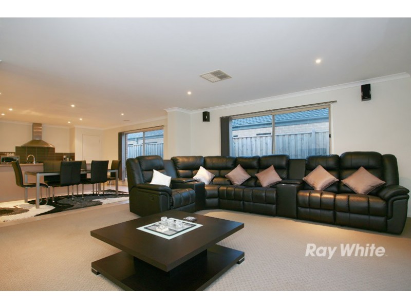 6 Benmar Place, Lyndhurst VIC 3975