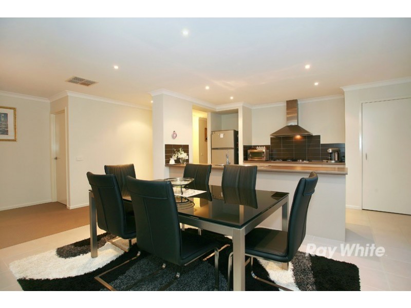 6 Benmar Place, Lyndhurst VIC 3975