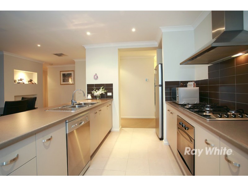 6 Benmar Place, Lyndhurst VIC 3975