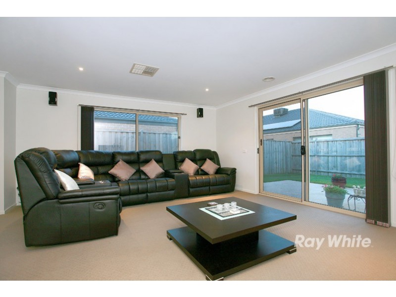 6 Benmar Place, Lyndhurst VIC 3975