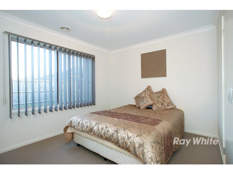 6 Benmar Place, Lyndhurst VIC 3975