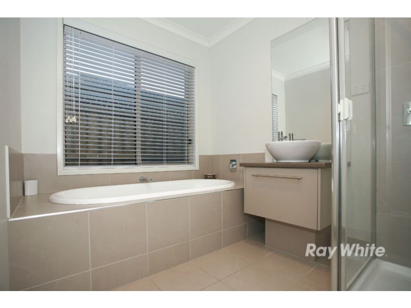 6 Benmar Place, Lyndhurst VIC 3975