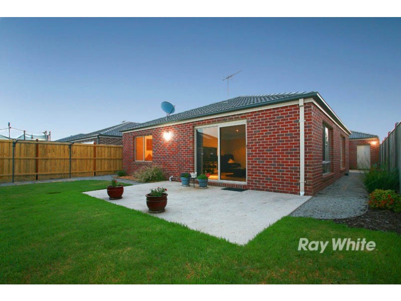 6 Benmar Place, Lyndhurst VIC 3975