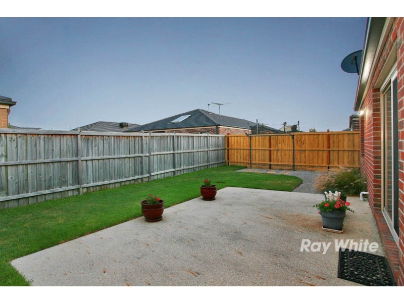 6 Benmar Place, Lyndhurst VIC 3975