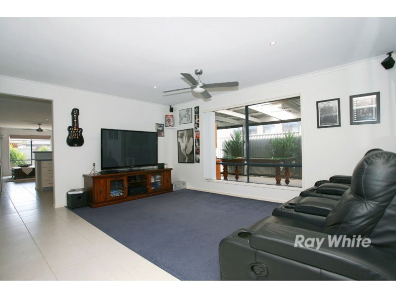 10 Reynard Place, Cranbourne East VIC 3977