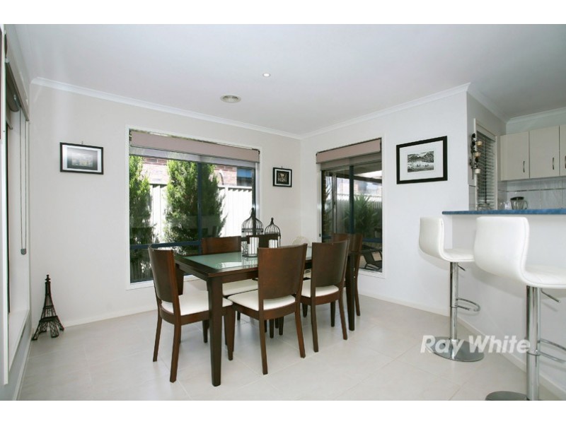10 Reynard Place, Cranbourne East VIC 3977