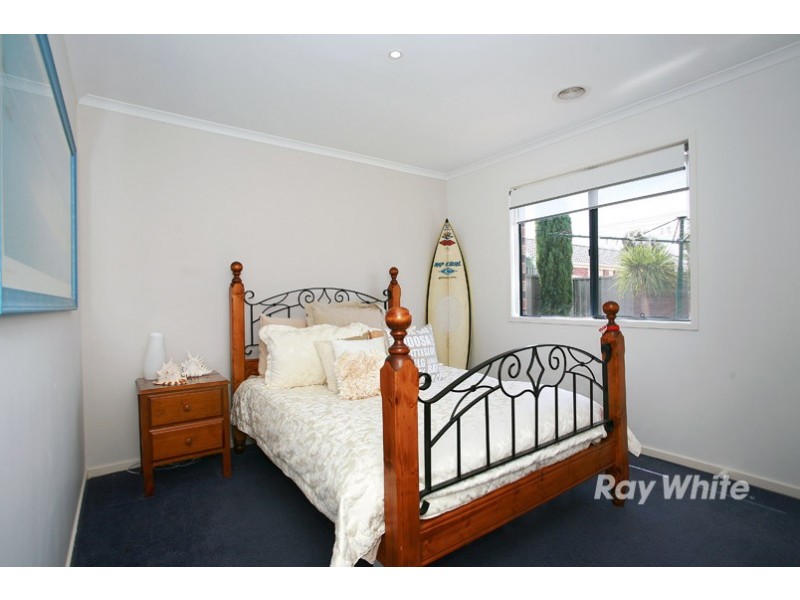 10 Reynard Place, Cranbourne East VIC 3977