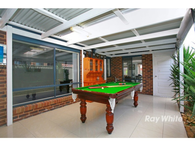 10 Reynard Place, Cranbourne East VIC 3977