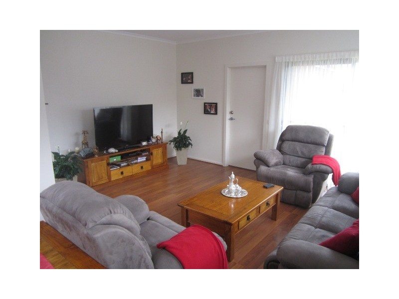 102 Springhill Drive, Cranbourne VIC 3977