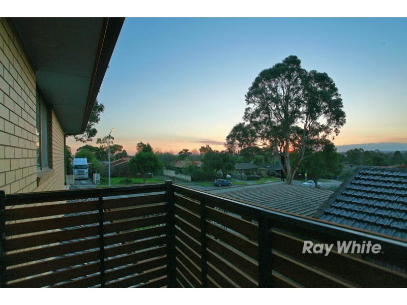 77 James Cook Drive, Endeavour Hills VIC 3802