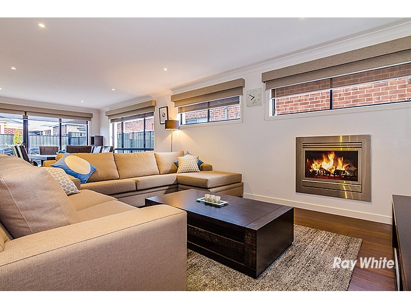 76 Mackillop Way, Clyde North VIC 3978