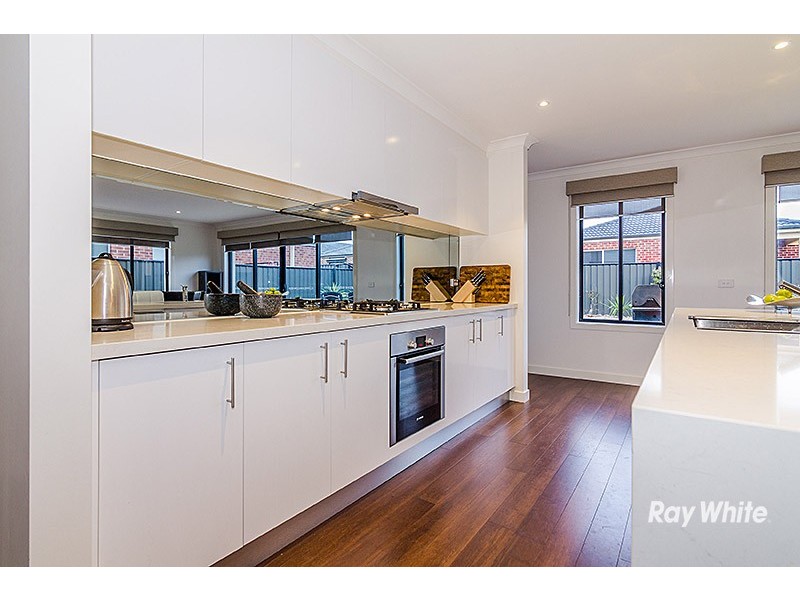 76 Mackillop Way, Clyde North VIC 3978