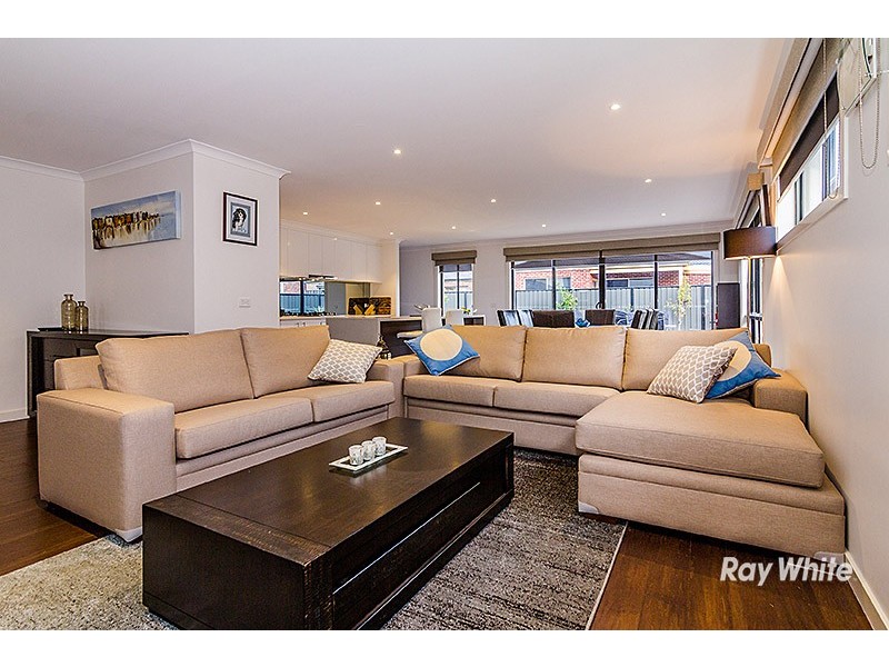 76 Mackillop Way, Clyde North VIC 3978