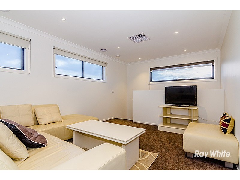 76 Mackillop Way, Clyde North VIC 3978