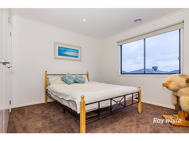 76 Mackillop Way, Clyde North VIC 3978