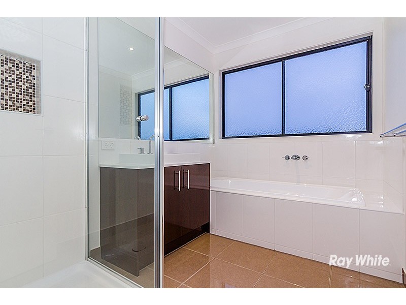 76 Mackillop Way, Clyde North VIC 3978