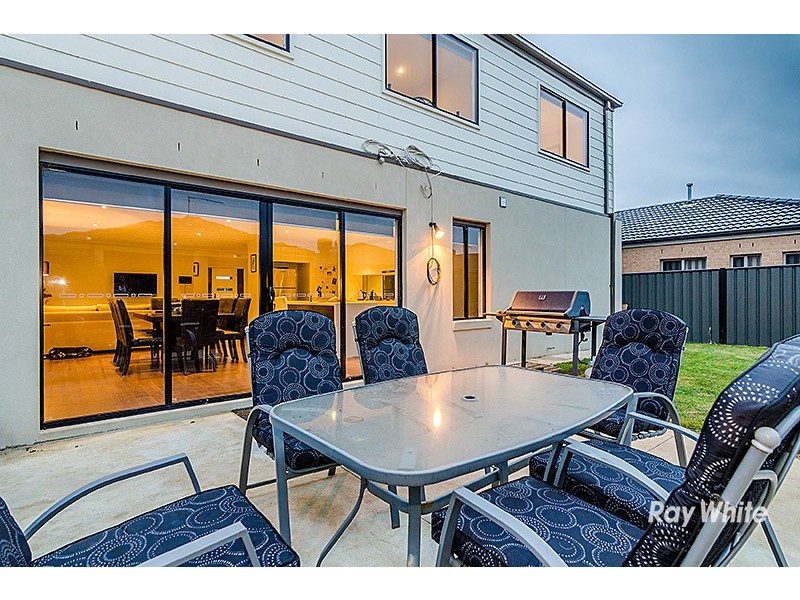 76 Mackillop Way, Clyde North VIC 3978