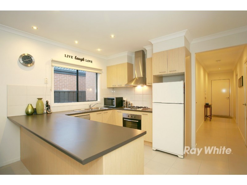 9 Abrus Circuit, Cranbourne North VIC 3977