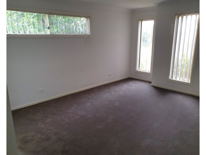 18 Wild Scotchman Way, Cranbourne East VIC 3977