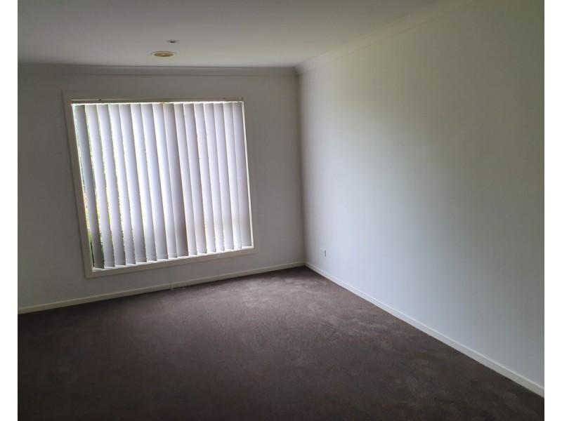 18 Wild Scotchman Way, Cranbourne East VIC 3977