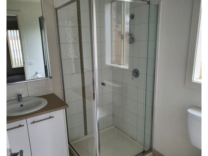 18 Wild Scotchman Way, Cranbourne East VIC 3977