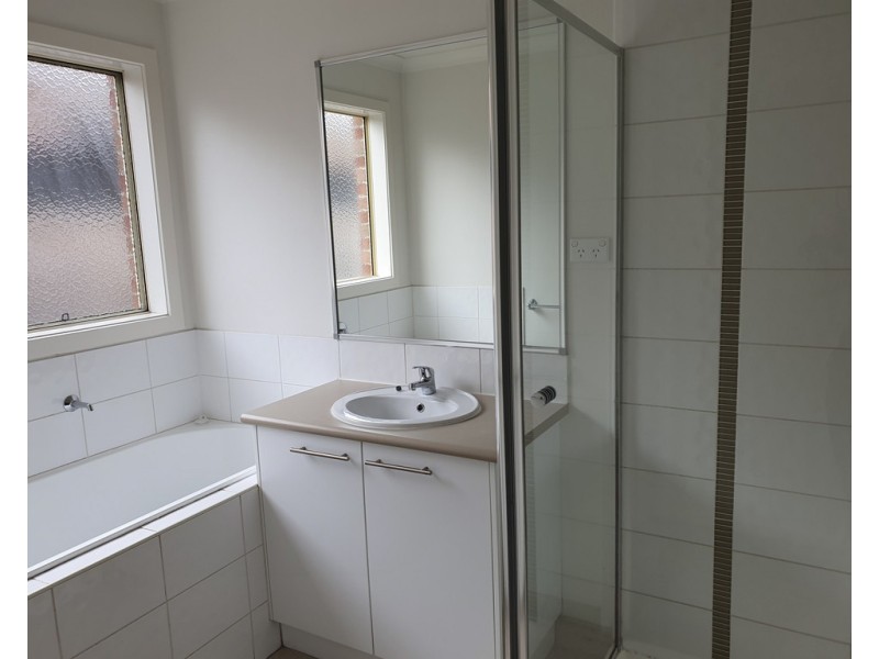 18 Wild Scotchman Way, Cranbourne East VIC 3977