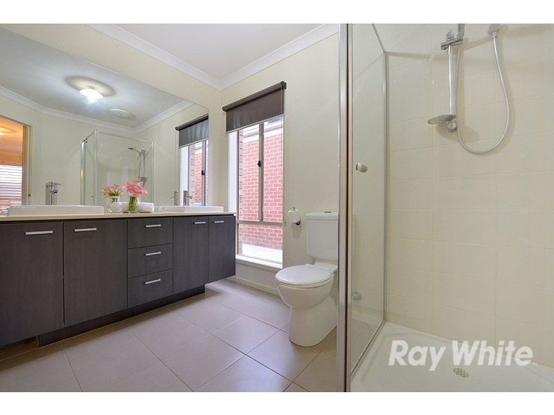 5 Beechwood Drive, Lyndhurst VIC 3975