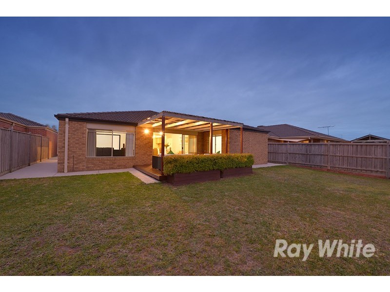 5 Beechwood Drive, Lyndhurst VIC 3975