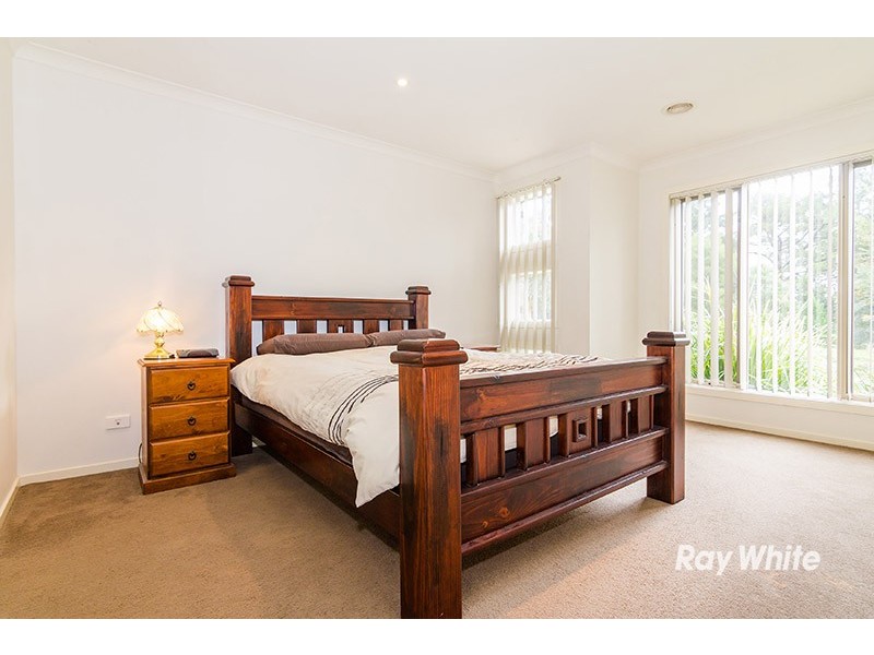 2 Greenview Court, Cranbourne North VIC 3977