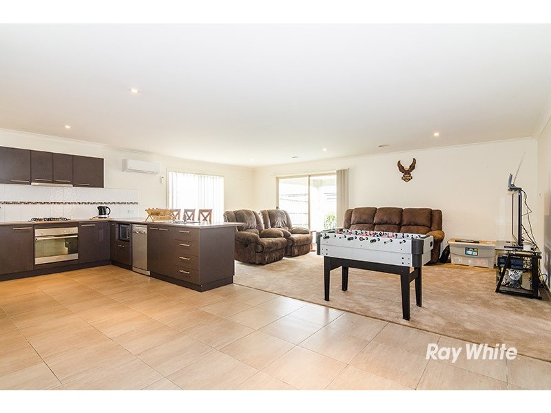 2 Greenview Court, Cranbourne North VIC 3977