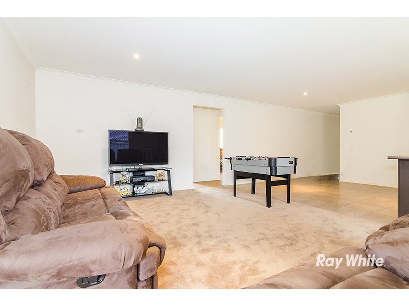 2 Greenview Court, Cranbourne North VIC 3977
