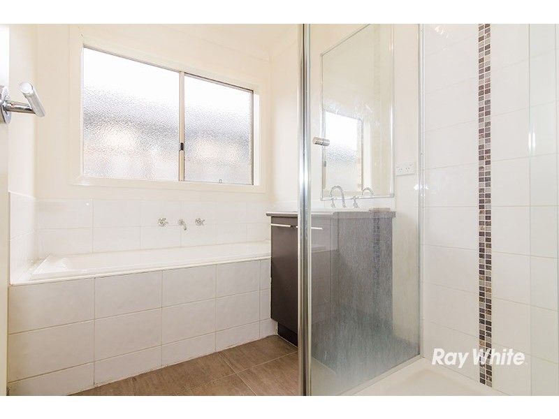 2 Greenview Court, Cranbourne North VIC 3977