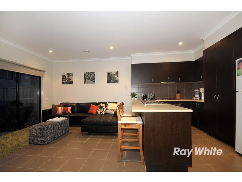 16 Lexington Square, Sandhurst VIC 3977