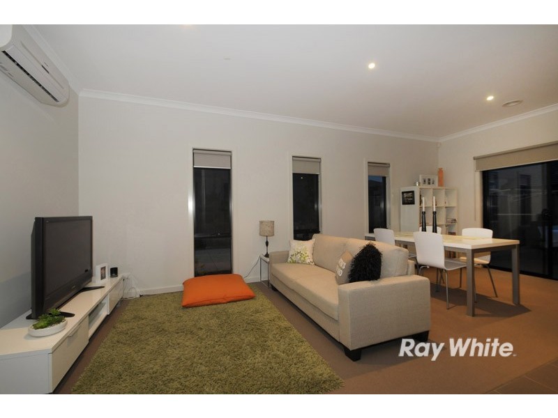 16 Lexington Square, Sandhurst VIC 3977