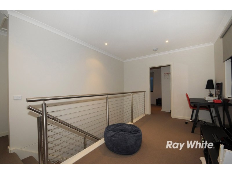 16 Lexington Square, Sandhurst VIC 3977