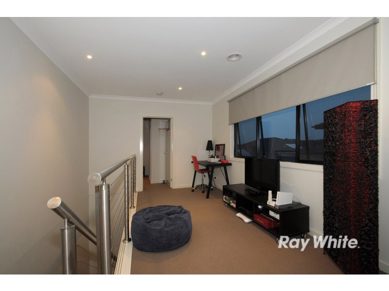 16 Lexington Square, Sandhurst VIC 3977