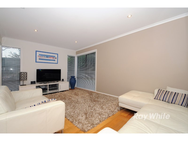 5 Nugong Place, Lynbrook VIC 3975