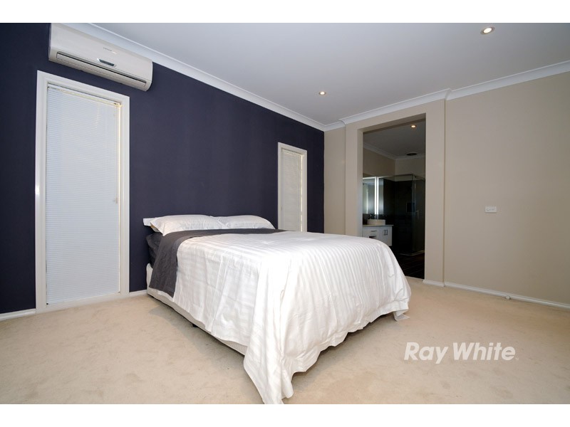 5 Nugong Place, Lynbrook VIC 3975