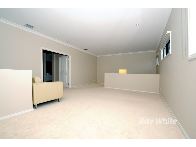 5 Nugong Place, Lynbrook VIC 3975