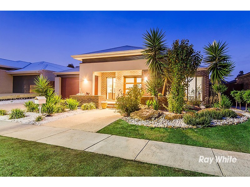 4 Biscay Grove, Lyndhurst VIC 3975